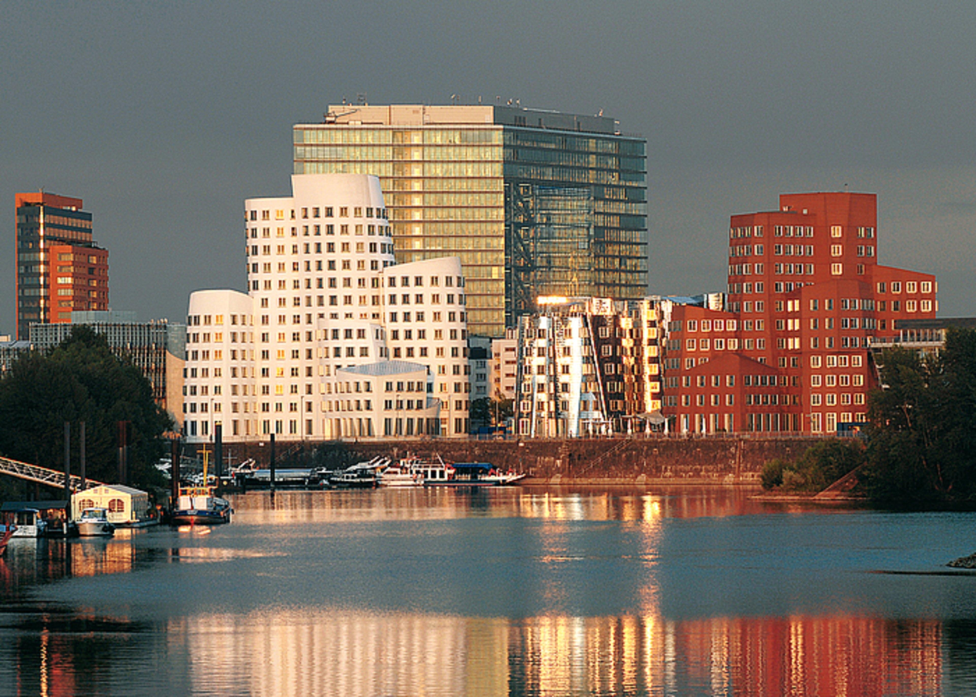 Holiday Inn Duesseldorf Hafen, An Ihg Hotel Bagian luar foto